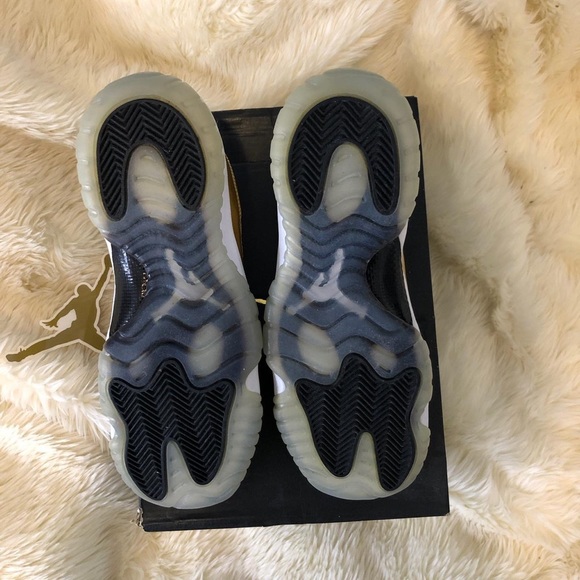 Air Jordan 11 retro- worn once - Picture 2 of 4